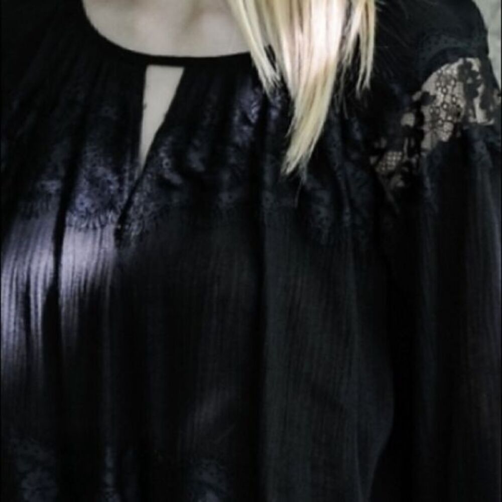 Spliced Lace Top - Picture 10 of 16